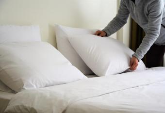 Gaja Ayval  k allows 18 year olds to book a room