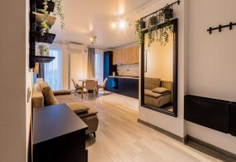 Suiram N10 by AAA has Balcony rooms