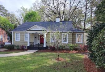 Historic Ingleside Avenue Charm has Balcony rooms