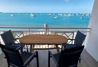Duplex moderne vue mer des caraibes has Balcony rooms