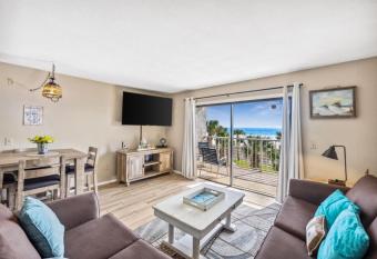 The Summit 307 has rooms with a private hot tub