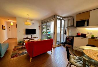 Vintage Home en Tres Cruces has Balcony rooms