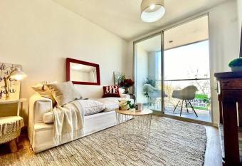 Lujoso home en coraz  n de Pocitos has Balcony rooms