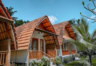 Mertha Sari Resto & Bungalow has Balcony rooms