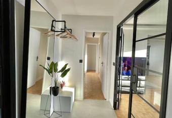 Magnifique appartement Neuilly sur Marne entre Paris et Disneyland has Balcony rooms