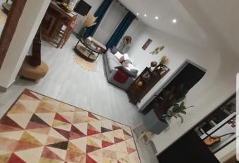 Confortable Apt 10 min des plages allows 18 year olds to book a room