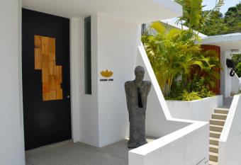 Golden Lotus Luxury Villas has Balcony rooms