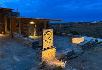 Azul Houses Kythnos allows 18 year olds to book a room