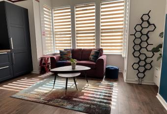 Modern accomodation in Westcliff-On-Sea allows 18 year olds to book a room