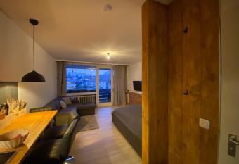 Ferienwohnung Morgensonne allows 18 year olds to book a room