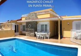 Villa Maricarmen has Balcony rooms