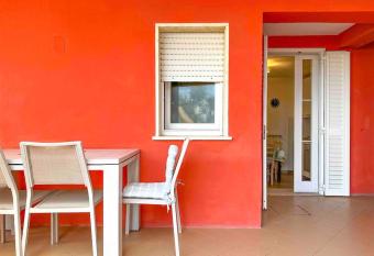 Beach house Red Moon has Balcony rooms