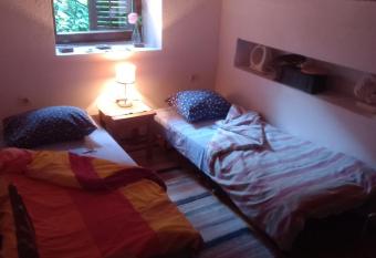 hostel musafir has Balcony rooms