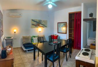 Apartamento  Casa Ohana  allows 18 year olds to book a room