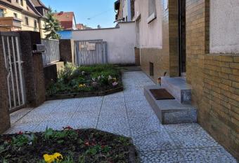 mehrere Privatzimmer lang und kurzfristig zu mieten has Balcony rooms