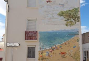 Au Tromp l oeil Studio ou T2 allows 18 year olds to book a room