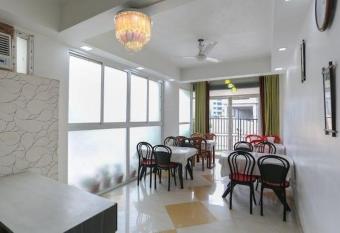 Destiny Guest house has Smoking/Balcony rooms