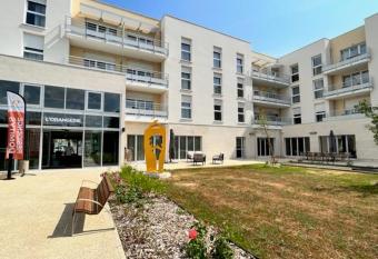 Domitys L Orangerie allows 18 year olds to book a room