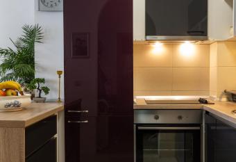 Renovated City Center Apart Roberto allows 18 year olds to book a room