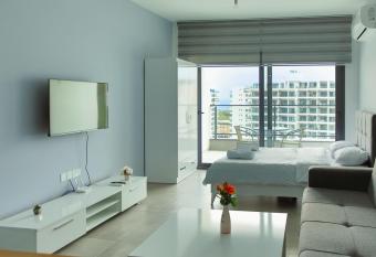 Standart Studio Apartment in Caesar Resort & SPA, Long Beach allows 18 year olds to book a room