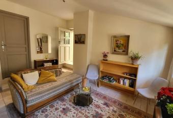 Bergerie de la Foux allows 18 year olds to book a room