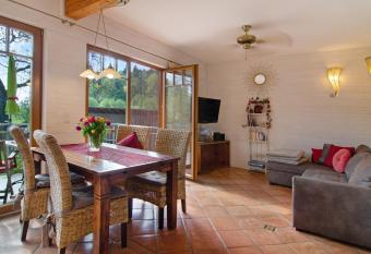 Farm100 has Balcony rooms