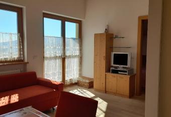 Sant Andrea has Balcony rooms