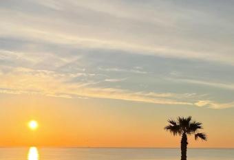 Valencia Doble A Deluxe has rooms with a private hot tub