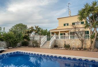 Bee Home Alojamento Local has Balcony rooms