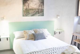 Casa El Terrero allows 18 year olds to book a room