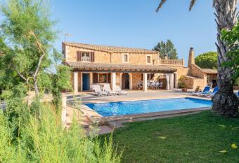 Es revolt de sa Barrala has Balcony rooms