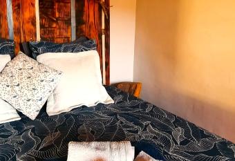 UNE PAUSE EN FORET A LA FERME allows 18 year olds to book a room