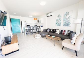 Beautiful 2bd aptm at Sanctuary has Smoking/Balcony rooms
