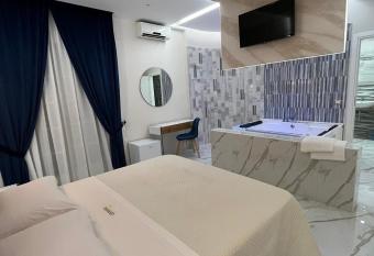 REDAMARE SUITE has Balcony rooms