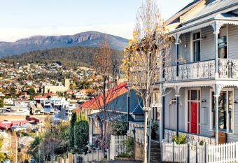 The Glebe Cottage has Balcony rooms