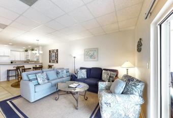 Sans Souci 208 has Balcony rooms