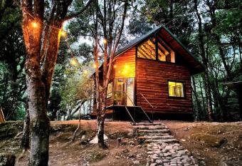 Unicorn Lodge: Direct Riverfront : Unique Experience has Balcony rooms