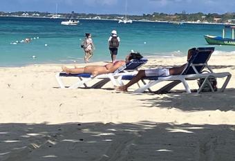 Birdnest Retreat, Negril has Balcony rooms