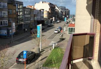 Ruim appartement met lift en gratis parking has Balcony rooms