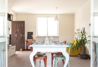 Apartment MisiAdele has Balcony rooms