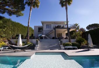 Serendipity has Balcony rooms