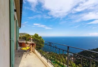 Sea terace apartment between Nice and Monaco - 3 allows 18 year olds to book a room