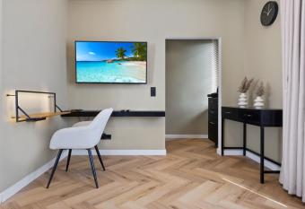 Premium: The Rise-Hauptbahnhof/Messe/Burgerweide/CityGate allows 18 year olds to book a room