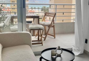 Nuevo apartamento 1 linea! has Balcony rooms