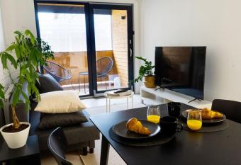 3h,k,p - Keskell   Tamperetta kaunis parvekkeellinen uusittu kolmio has Balcony rooms