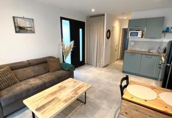 L Escale Marine has Balcony rooms