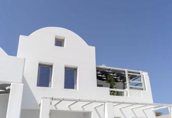 MnM House has rooms with a private hot tub