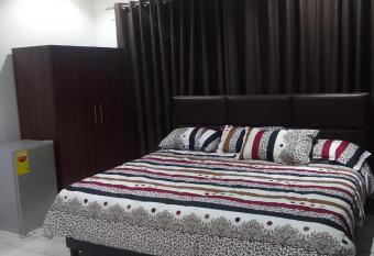 Mahana  m room allows 18 year olds to book a room