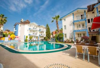 Papaya Apart Side has Balcony rooms