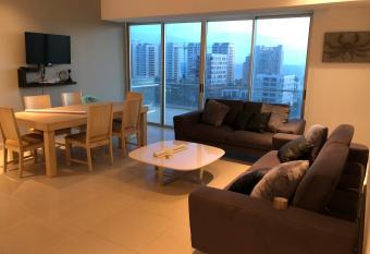Hermoso departamento en Acapulco Diamante has rooms with a private hot tub